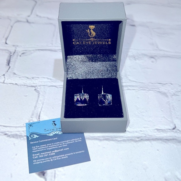 🆕Blue Swarovski Crystal Earrings by Cat Eye Jewels - Picture 4 of 16